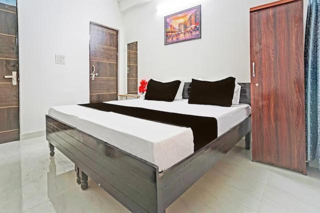 Rooftop Castle Hotell Noida Eksteriør bilde